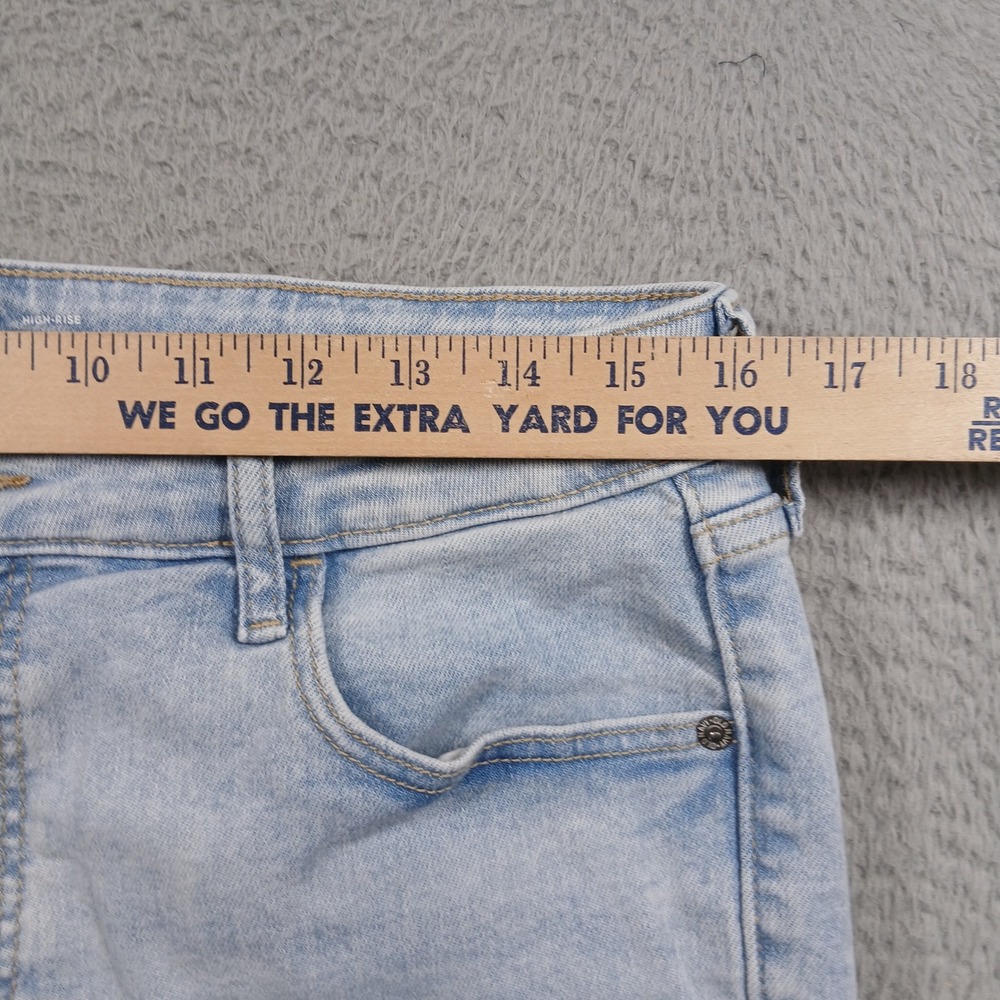 Old Navy High Rise Capri Jeans Light Wash Secret-Smooth Pockets Women's 12 EUC‎ - Picture 10 of 14